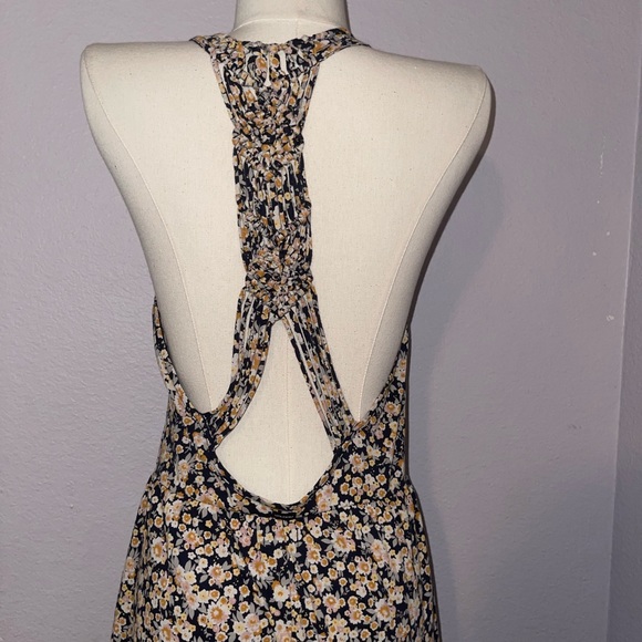 Volcom - Picture 2 of 3